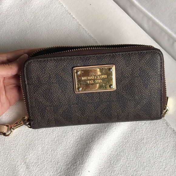 Michael Kors - Picture 3 of 7